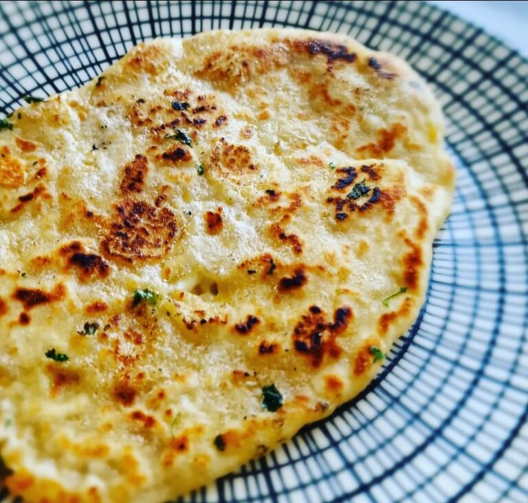 Knoflook/kaas naan